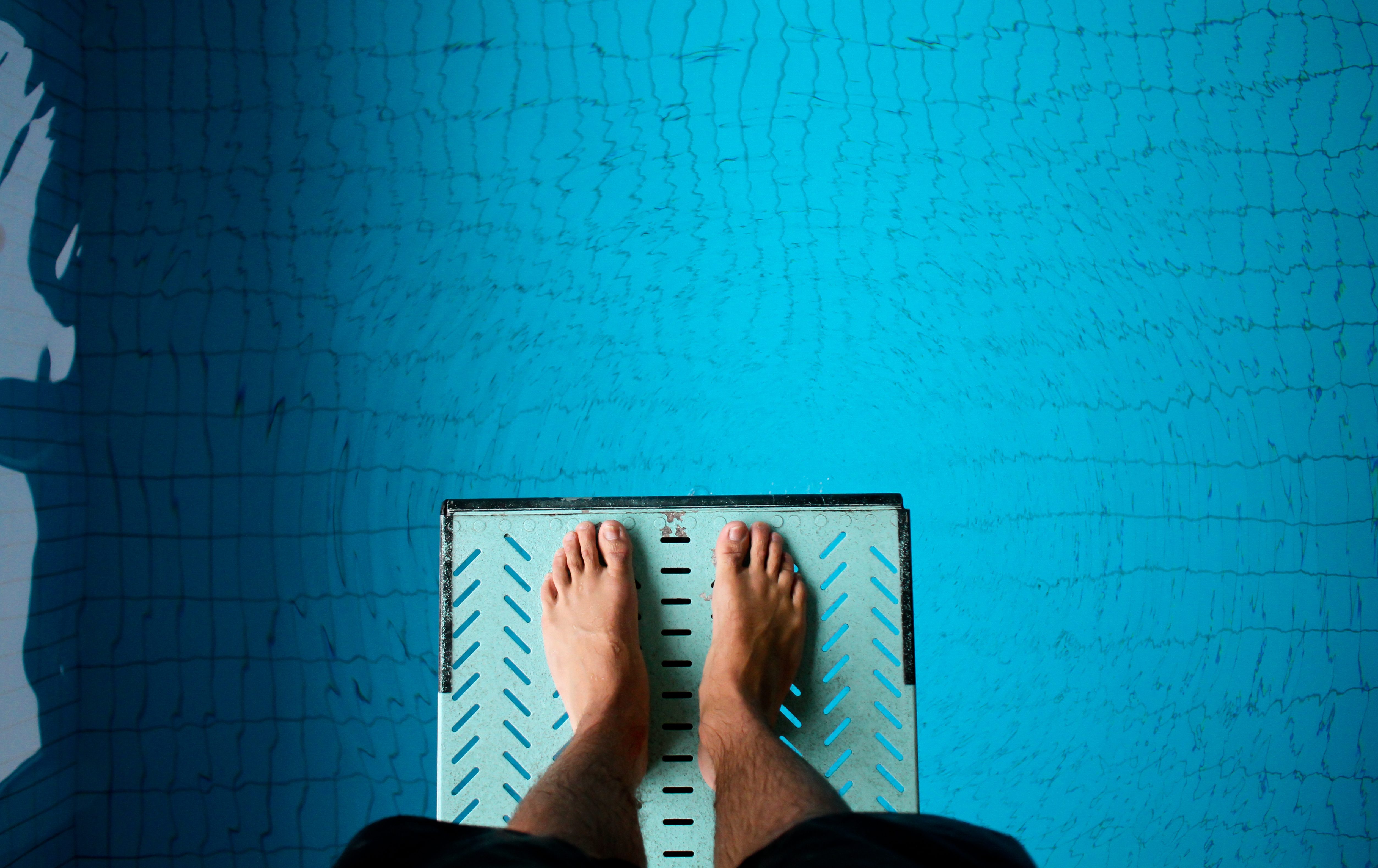 Red Flags a Public Pool Is Too Dirty for Swimming