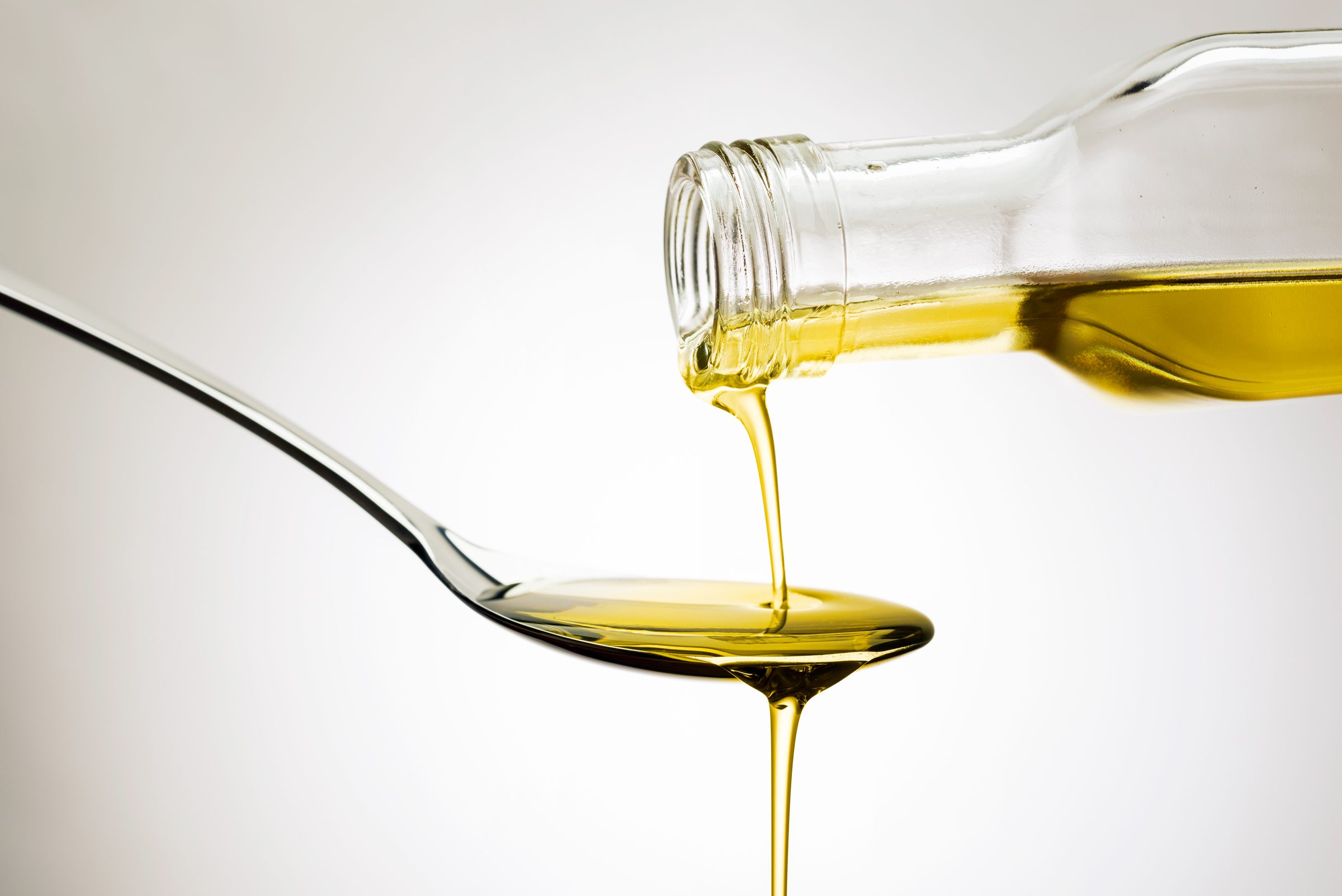 When You Use Olive Oil and Other All-Natural Oils as Moisturizer…Do You Absorb the Fat Content? An Obesity Doctor Explains